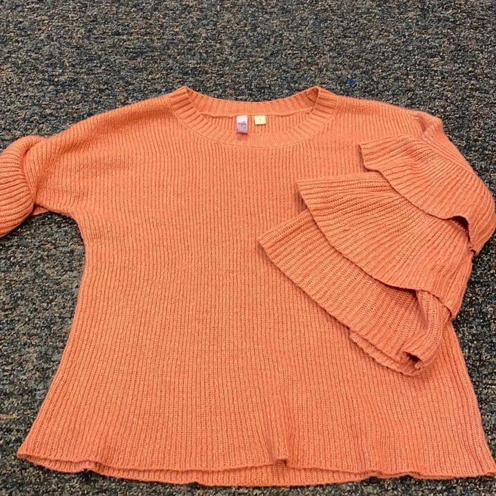 Pink Ruffle Sleeve Sweater sz. M